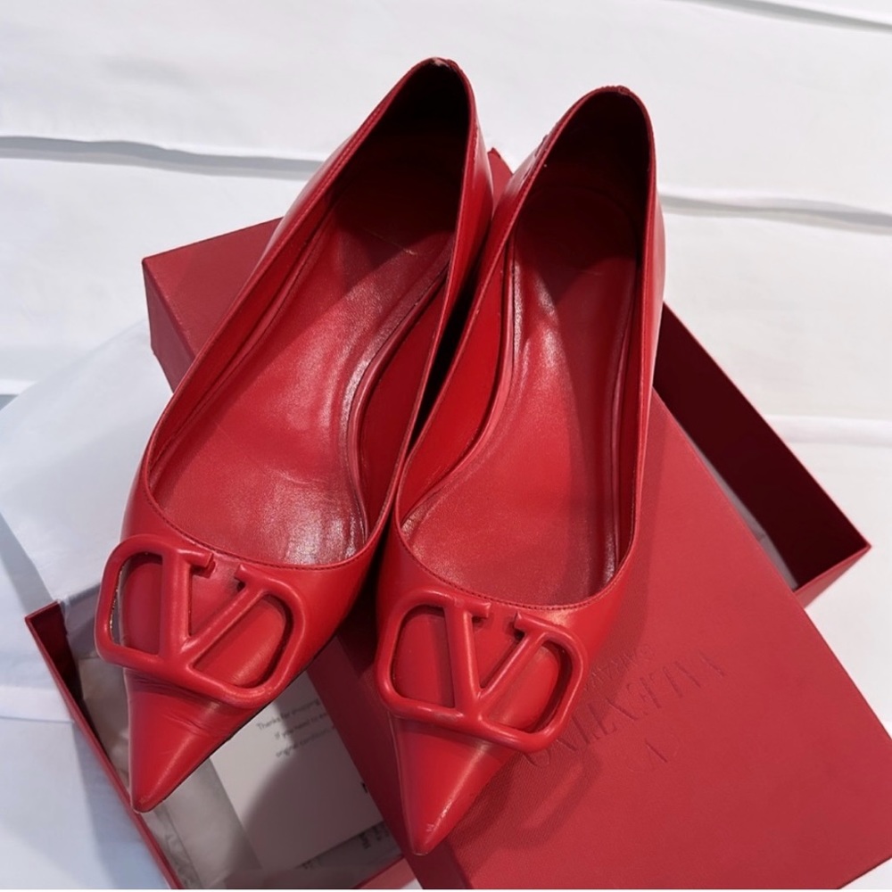Cherry 🍒 Red Valentino Garavani Flats